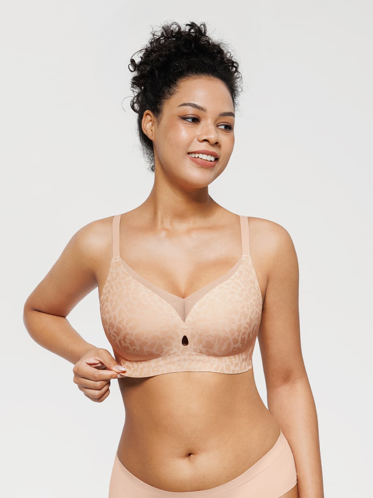 Seamless Airy Contour Plunge Bra