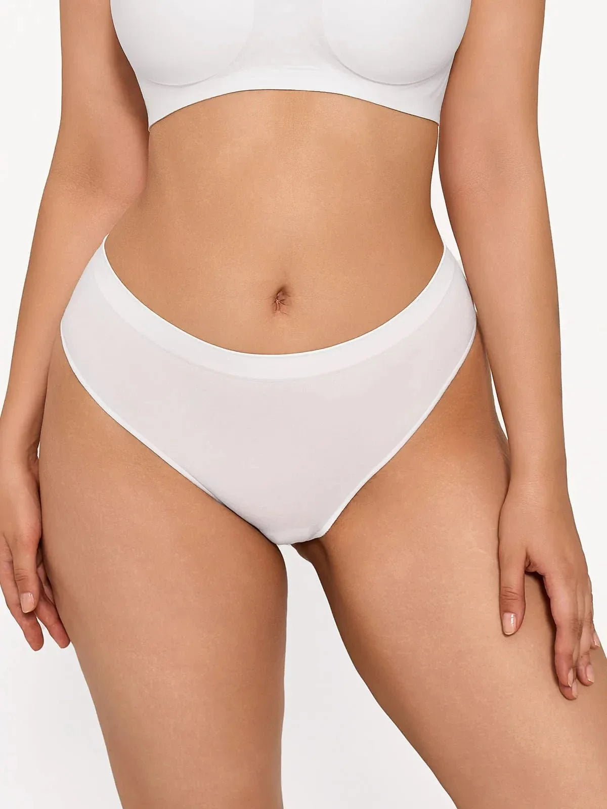 Seamless Solid Mid-Rise Thong Brief